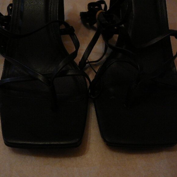 BAR III Womens Black Wrapping Ankle Tie Auroraa 4" Heel Thong Sandals-8M - Picture 10 of 12